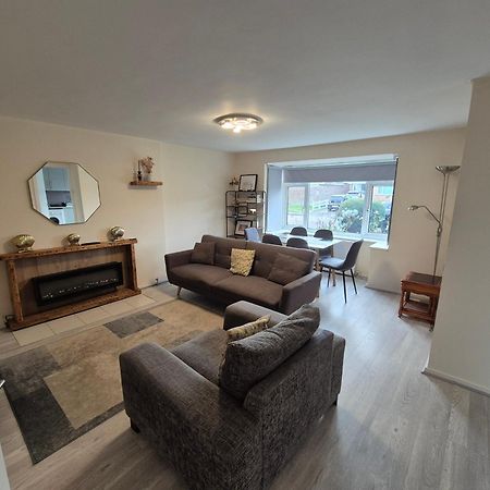 Lovely & Beautiful 2 Bed-Apartment In Borehamwood Eksteriør billede