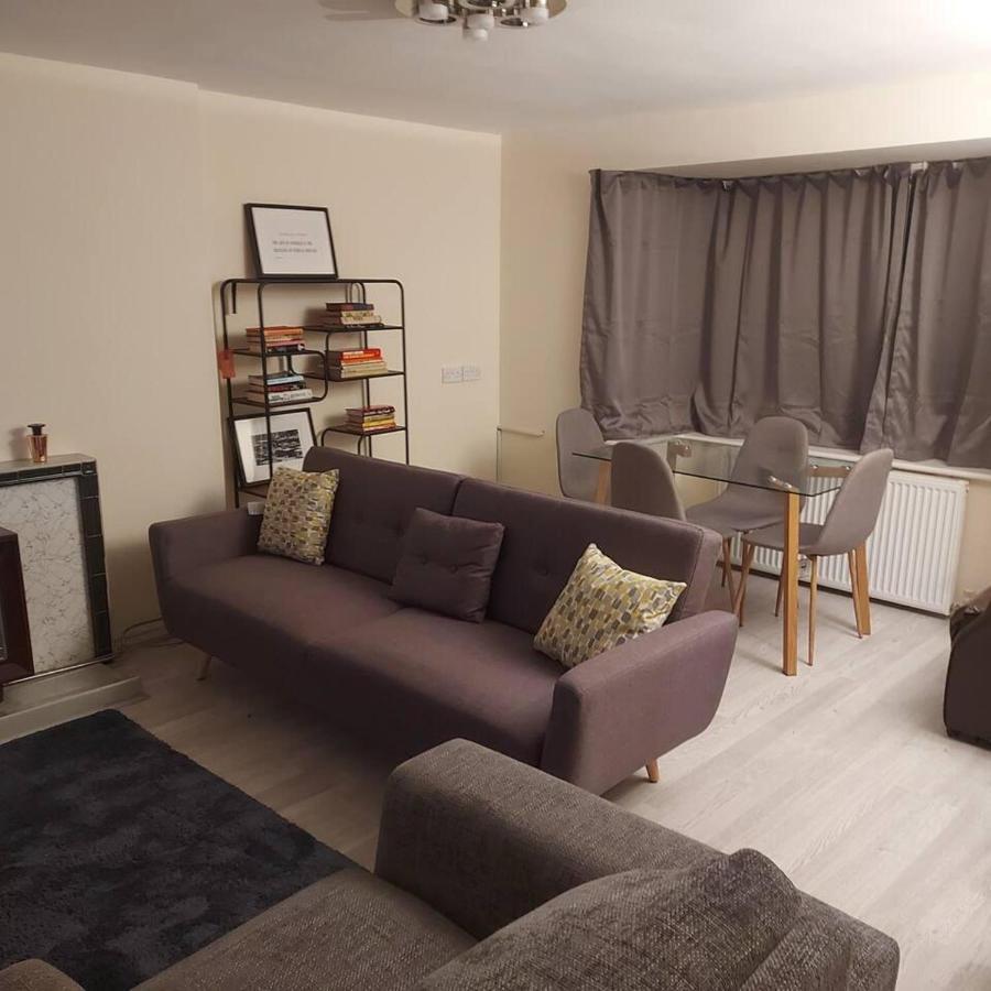 Lovely & Beautiful 2 Bed-Apartment In Borehamwood Eksteriør billede