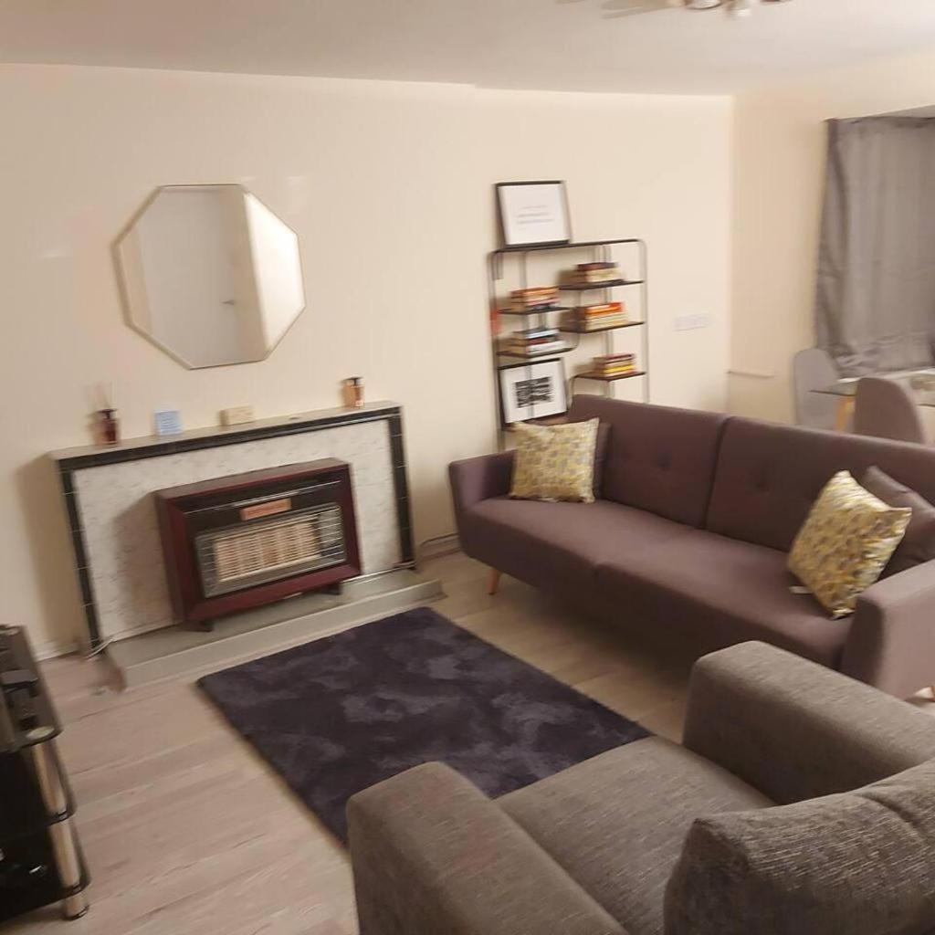 Lovely & Beautiful 2 Bed-Apartment In Borehamwood Eksteriør billede