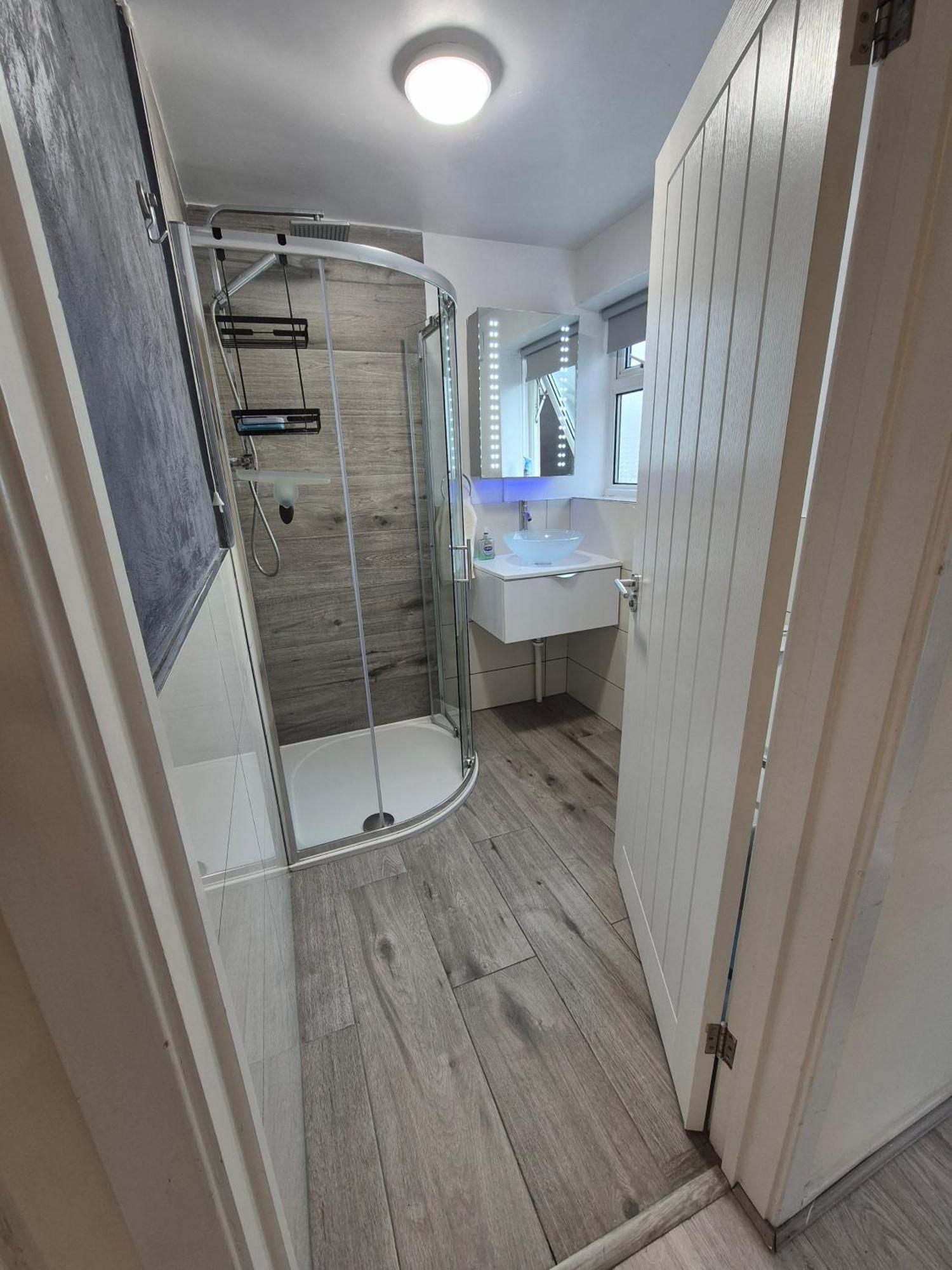 Lovely & Beautiful 2 Bed-Apartment In Borehamwood Eksteriør billede
