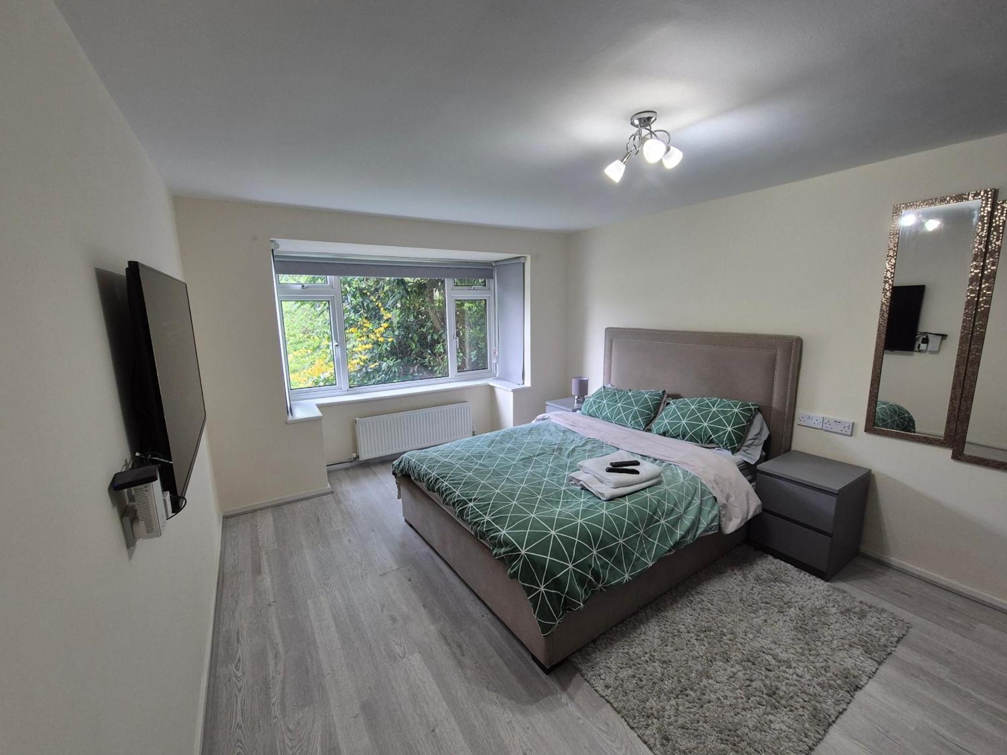 Lovely & Beautiful 2 Bed-Apartment In Borehamwood Eksteriør billede